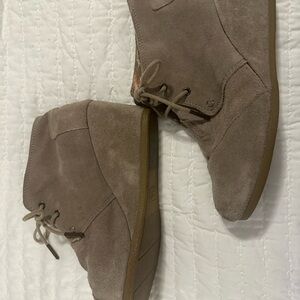 Toms Textured Fabric Interior